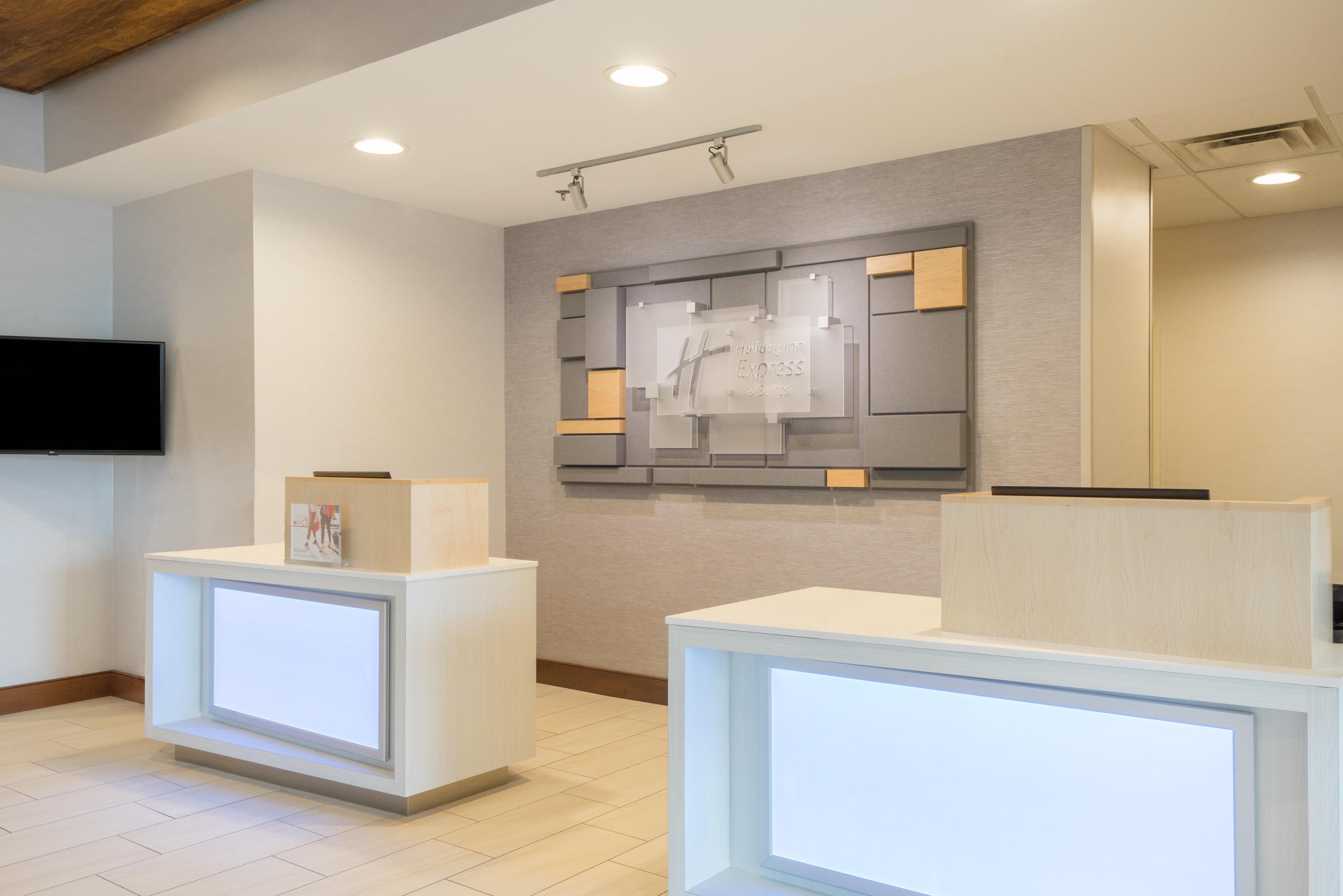 Hotel Holiday Express & By Ihg 2*